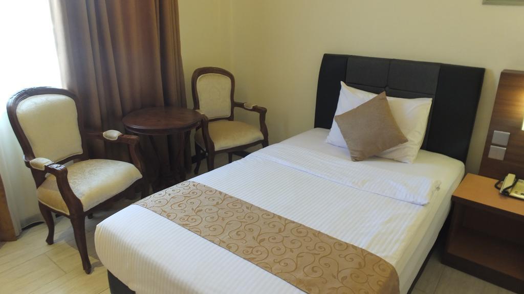 Jepara Indah Hotel Luaran gambar